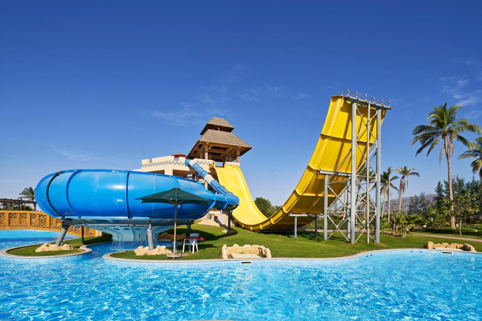 Fanar Hotel & Residences Salalah Exterior photo Aqua Park